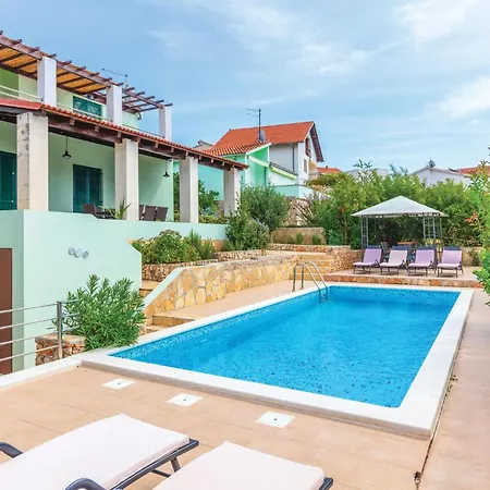 Nyaraló Amazing In Ražanj